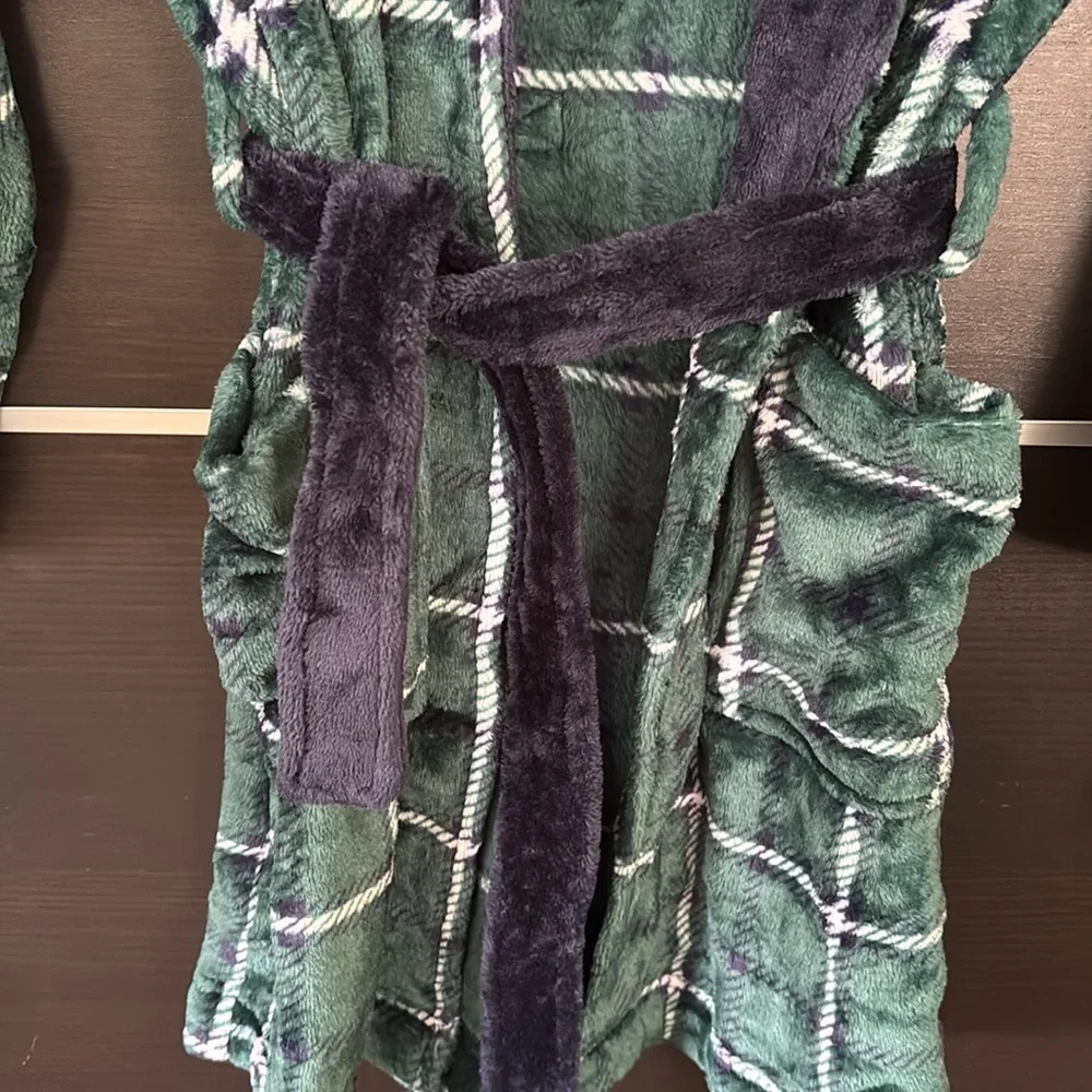Tommy Hilfiger Boys Green and Navy Plaid Robe